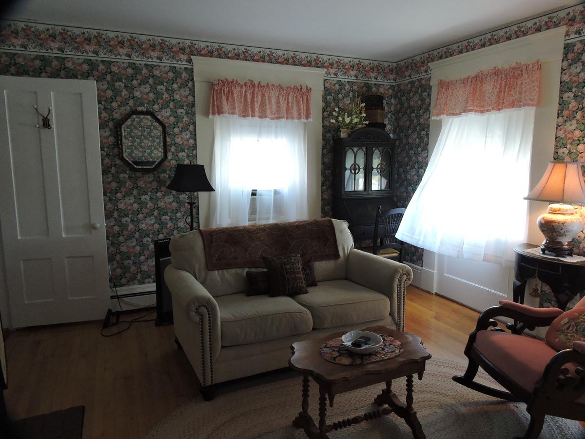 Open Hearth Inn Trenton Exterior photo